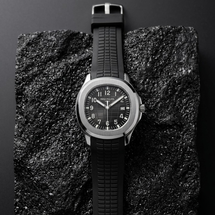 Patek Philippe Mens Watch Luxury Design With Comfortable Silicone Strap Water Resistant Date Feature | Black